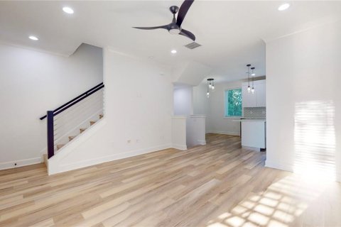Touwnhouse à louer à Tampa, Floride: 3 chambres, 140.56 m2 № 2095385 - photo 17