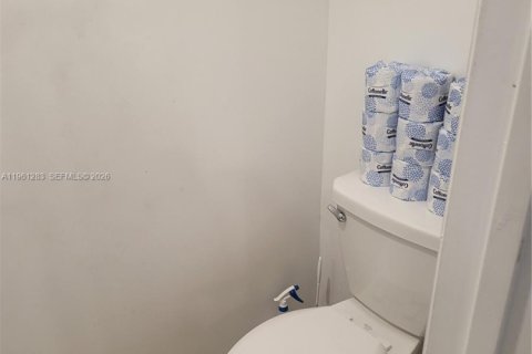 Townhouse in Homestead, Florida 3 bedrooms, 129.41 sq.m. № 2080806 - photo 4