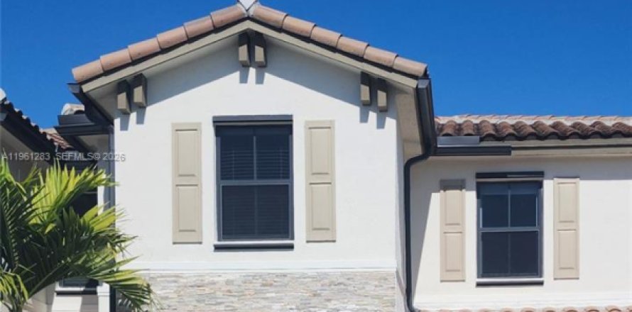 Townhouse in Homestead, Florida 3 bedrooms, 129.41 sq.m. № 2080806