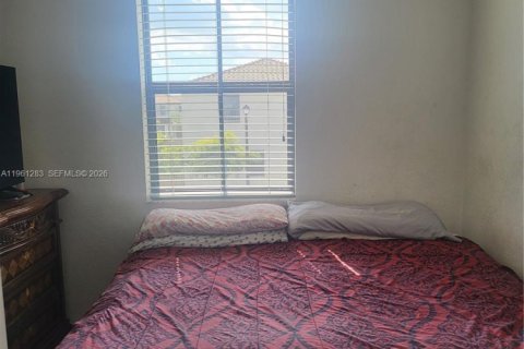 Townhouse in Homestead, Florida 3 bedrooms, 129.41 sq.m. № 2080806 - photo 5