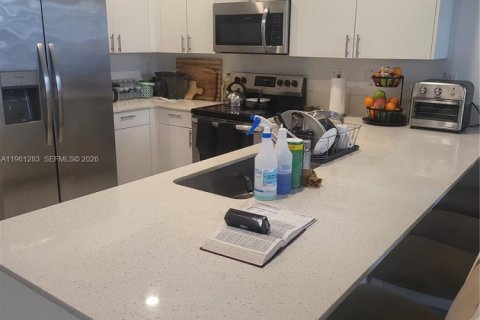 Townhouse in Homestead, Florida 3 bedrooms, 129.41 sq.m. № 2080806 - photo 2