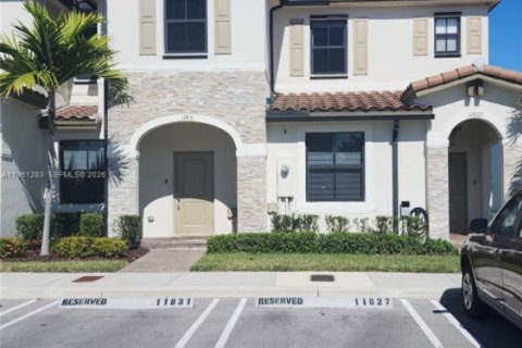 Townhouse in Homestead, Florida 3 bedrooms, 129.41 sq.m. № 2080806 - photo 11
