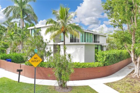 Casa en venta en Miami, Florida, 4 dormitorios, 371.61 m2 № 1842644 - foto 4