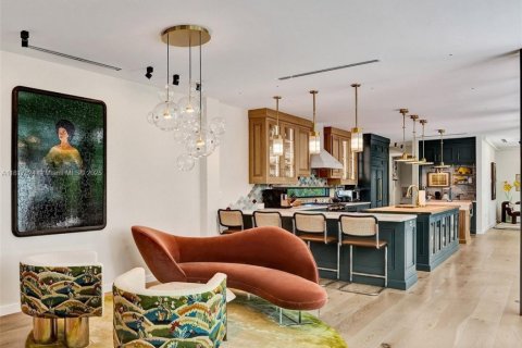 Casa en venta en Miami, Florida, 4 dormitorios, 371.61 m2 № 1842644 - foto 8