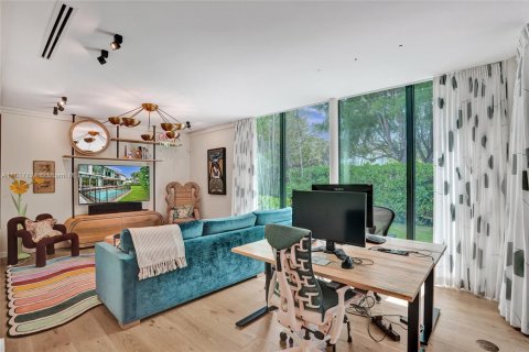 Casa en venta en Miami, Florida, 4 dormitorios, 371.61 m2 № 1842644 - foto 17