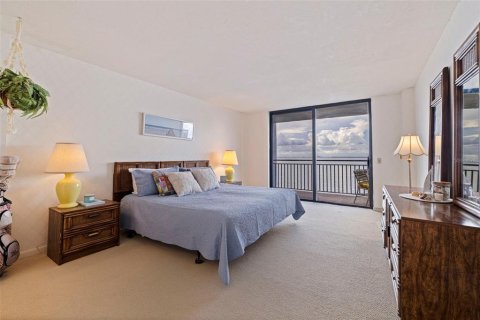Condo in Saint Petersburg, Florida, 2 bedrooms  № 1894947 - photo 16
