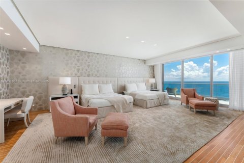 Купить кондоминиум в Серфсайд, Флорида 5 спален, 624.86м2, № 2154754 - фото 17