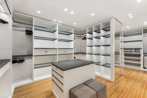 Купить кондоминиум в Серфсайд, Флорида 5 спален, 624.86м2, № 2154754 - фото 13