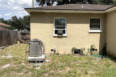 House in Orlando, Florida 3 bedrooms, 119.01 sq.m. № 2121151 - photo 2