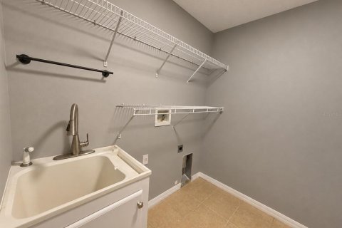 House in Kissimmee, Florida 4 bedrooms, 261.33 sq.m. № 2379765 - photo 10