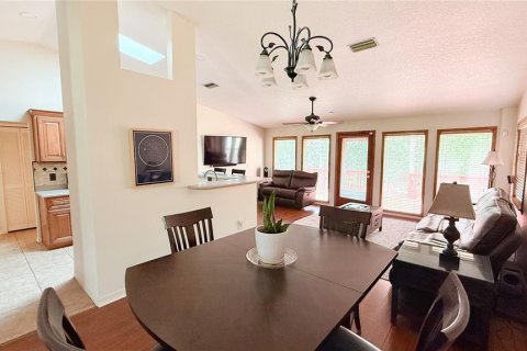 Casa en venta en Orange City, Florida, 3 dormitorios, 166.3 m2 № 2199162 - foto 2