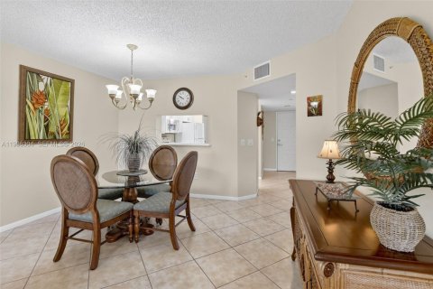 Condo à Pembroke Pines, Floride, 2 chambres  № 2058657