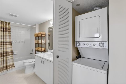 Copropriété à louer à Pembroke Pines, Floride: 2 chambres, 112.13 m2 № 2058657 - photo 14