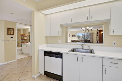 Copropriété à louer à Pembroke Pines, Floride: 2 chambres, 112.13 m2 № 2058657 - photo 17