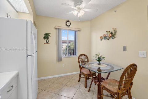 Copropriété à louer à Pembroke Pines, Floride: 2 chambres, 112.13 m2 № 2058657 - photo 20