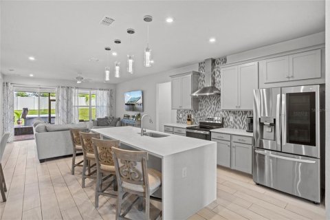 House in WATERBROOKE in Clermont, Florida 4 bedrooms, 221.57 sq.m. № 1826670 - photo 4