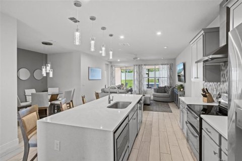 House in WATERBROOKE in Clermont, Florida 4 bedrooms, 221.57 sq.m. № 1826670 - photo 5