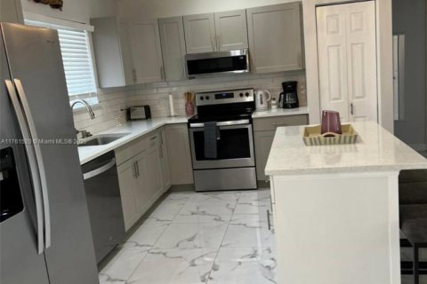 Casa en venta en Port St. Lucie, Florida, 3 dormitorios, 132.57 m2 № 1692043 - foto 8