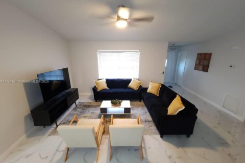 Casa en venta en Port St. Lucie, Florida, 3 dormitorios, 132.57 m2 № 1692043 - foto 3