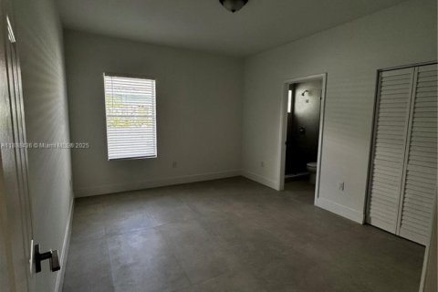 House in Fort Lauderdale, Florida 3 bedrooms, 148.64 sq.m. № 1942307 - photo 7