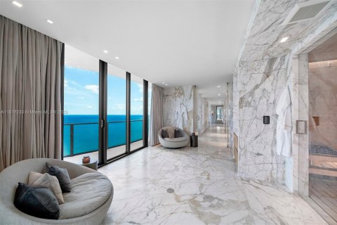 Condo in Sunny Isles Beach, Florida, 6 bedrooms  № 1929197 - photo 23