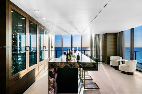 Condo in Sunny Isles Beach, Florida, 6 bedrooms  № 1929197 - photo 10