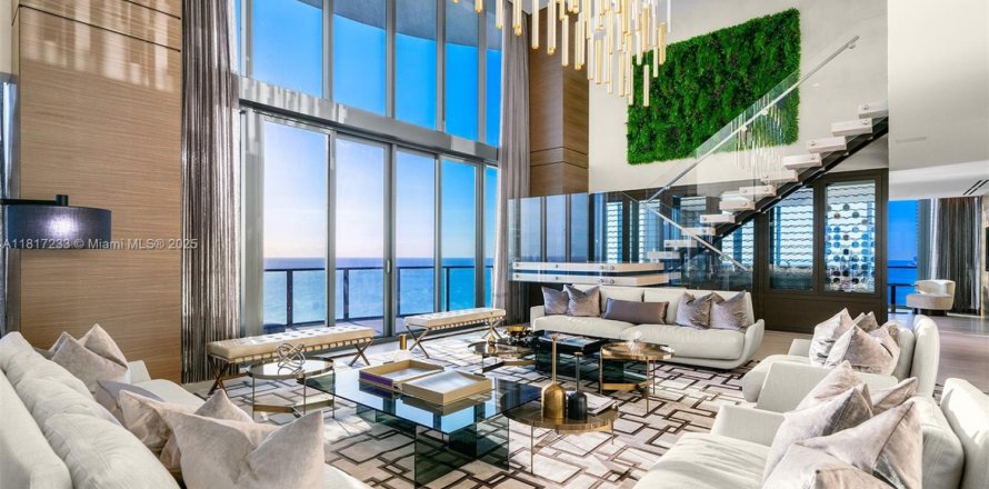 Condo in Sunny Isles Beach, Florida, 6 bedrooms  № 1929197