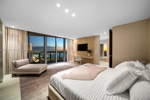 Condo in Sunny Isles Beach, Florida, 6 bedrooms  № 1929197 - photo 25