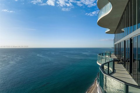 Condo in Sunny Isles Beach, Florida, 6 bedrooms  № 1929197 - photo 3