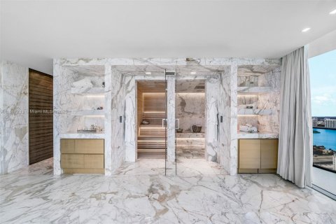 Condo in Sunny Isles Beach, Florida, 6 bedrooms  № 1929197 - photo 22