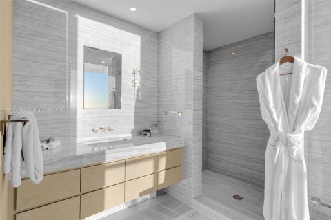 Condo in Sunny Isles Beach, Florida, 6 bedrooms  № 1929197 - photo 26