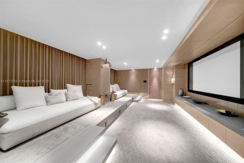 Condo in Sunny Isles Beach, Florida, 6 bedrooms  № 1929197 - photo 16