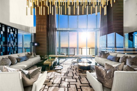 Condo in Sunny Isles Beach, Florida, 6 bedrooms  № 1929197 - photo 2