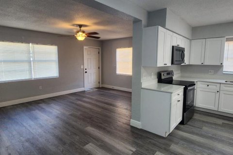 Villa ou maison à louer à Winter Haven, Floride: 2 chambres, 86.96 m2 № 1805703 - photo 8