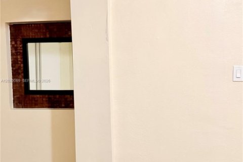 Villa ou maison à louer à Miami, Floride: 3 chambres, 130.06 m2 № 2085451 - photo 20