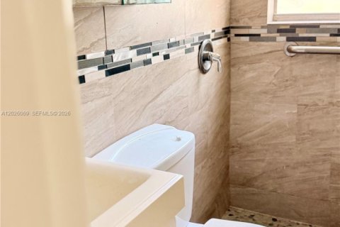 Villa ou maison à louer à Miami, Floride: 3 chambres, 130.06 m2 № 2085451 - photo 22