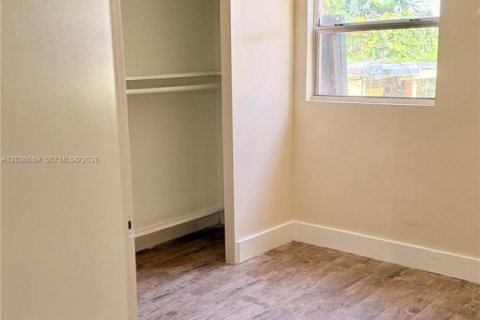 Villa ou maison à louer à Miami, Floride: 3 chambres, 130.06 m2 № 2085451 - photo 16