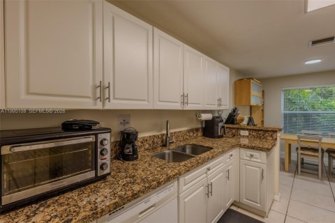 Adosado en venta en Pembroke Pines, Florida, 3 dormitorios, 127.09 m2 № 2066145 - foto 7