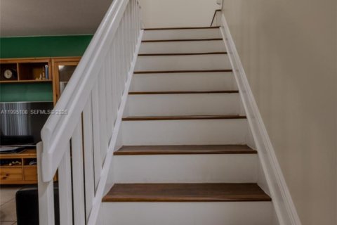 Adosado en venta en Pembroke Pines, Florida, 3 dormitorios, 127.09 m2 № 2066145 - foto 11