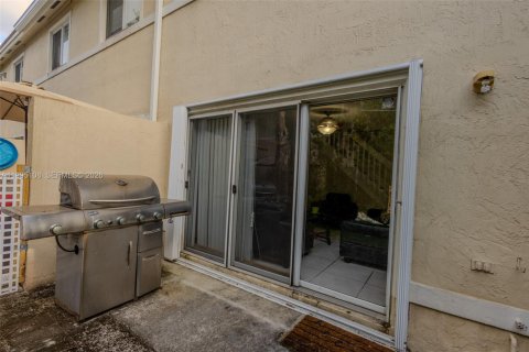 Adosado en venta en Pembroke Pines, Florida, 3 dormitorios, 127.09 m2 № 2066145 - foto 16