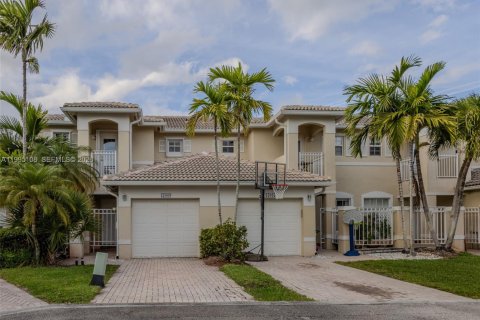 Adosado en Pembroke Pines, Florida 3 dormitorios, 127.09 m2 № 2066145