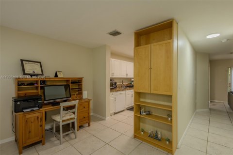 Adosado en venta en Pembroke Pines, Florida, 3 dormitorios, 127.09 m2 № 2066145 - foto 4