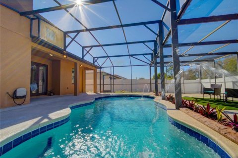 House in Kissimmee, Florida 4 bedrooms, 283.54 sq.m. № 2094169 - photo 2