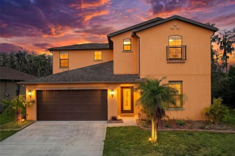 House in Kissimmee, Florida 4 bedrooms, 283.54 sq.m. № 2094169