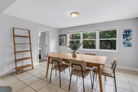 Casa en venta en Oakland Park, Florida, 4 dormitorios, 161.56 m2 № 1992856 - foto 9