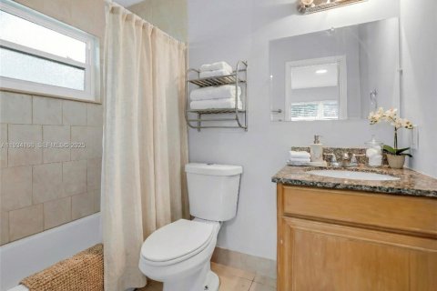 Casa en venta en Oakland Park, Florida, 4 dormitorios, 161.56 m2 № 1992856 - foto 13