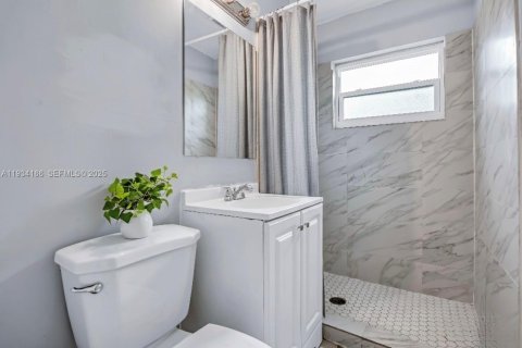 Casa en venta en Oakland Park, Florida, 4 dormitorios, 161.56 m2 № 1992856 - foto 16