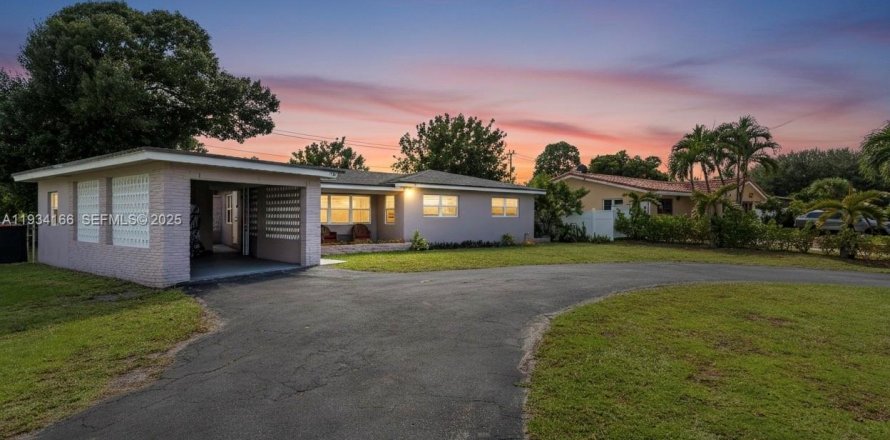 Casa en Oakland Park, Florida 4 dormitorios, 161.56 m2 № 1992856