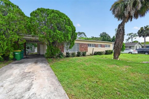Villa ou maison à Cocoa, Floride 2 chambres, 89.93 m2 № 2319155