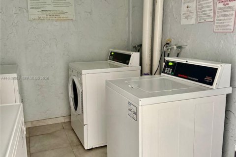 Снять в аренду кондоминиум в Норт-Бей-Виллидж, Флорида 1 спальня, 57.6м2, № 2004245 - фото 18